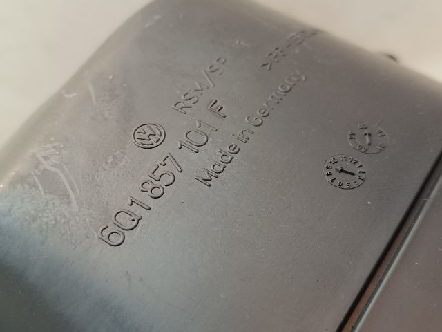 bontott VW POLO IV Kesztyűtartó