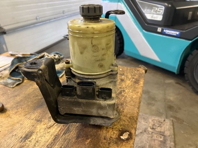 bontott VW POLO IV Kormányszervó Motor (Elektromos)