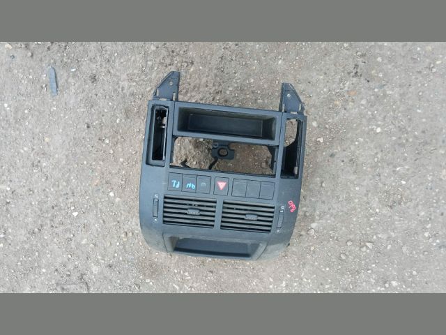 bontott VW POLO IV Középkonzol Keret