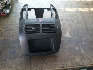 bontott VW POLO IV Középkonzol Keret