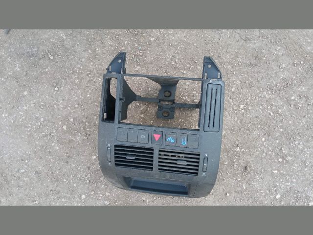 bontott VW POLO IV Középkonzol Keret