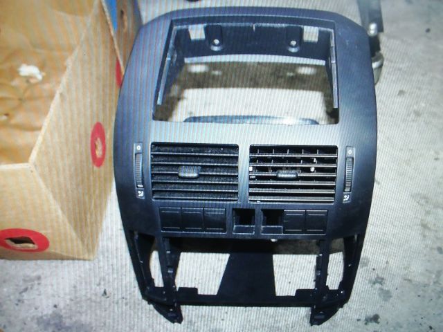 bontott VW POLO IV Középső Szellőző
