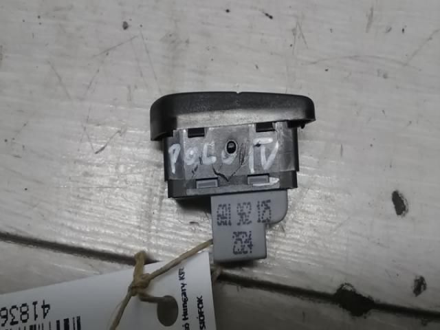 bontott VW POLO IV Központizár Kapcsoló