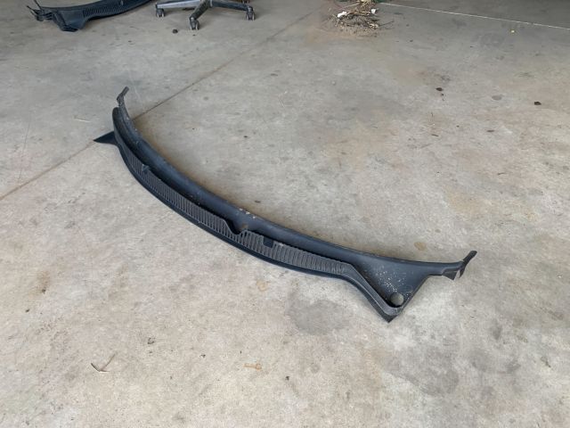 bontott VW POLO IV Levélrács