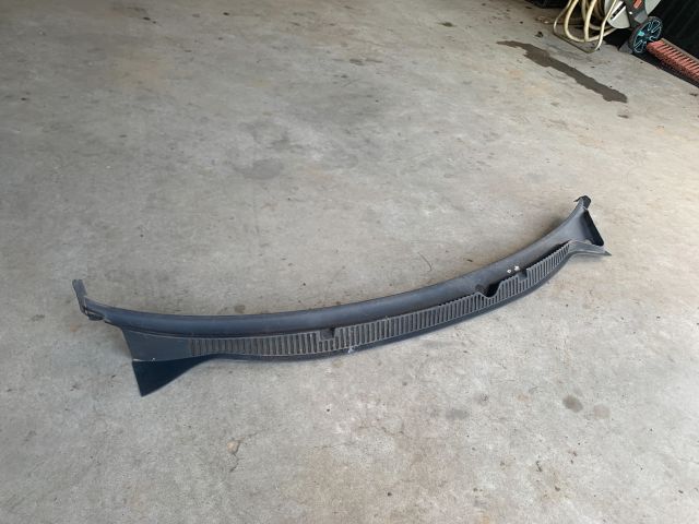 bontott VW POLO IV Levélrács