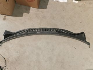 bontott VW POLO IV Levélrács