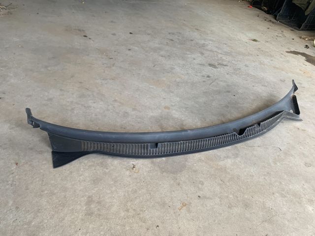 bontott VW POLO IV Levélrács