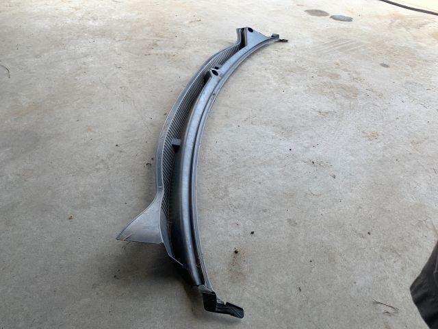 bontott VW POLO IV Levélrács