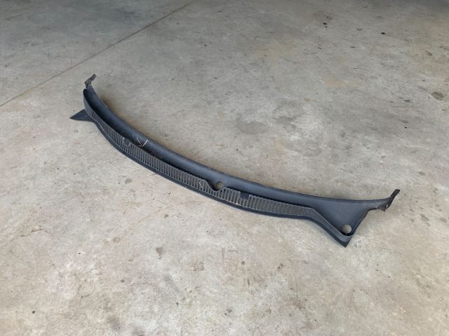 bontott VW POLO IV Levélrács