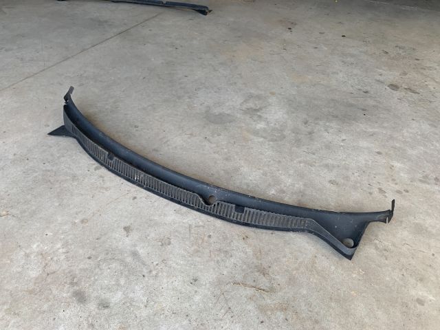 bontott VW POLO IV Levélrács