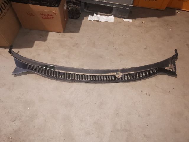 bontott VW POLO IV Levélrács