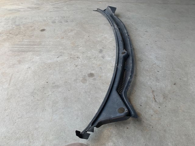 bontott VW POLO IV Levélrács