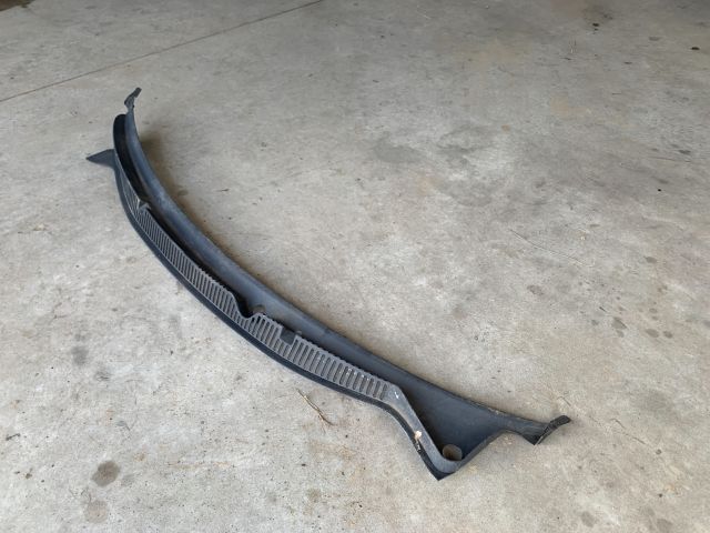 bontott VW POLO IV Levélrács