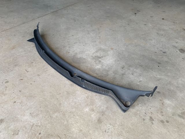 bontott VW POLO IV Levélrács