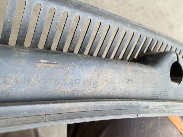 bontott VW POLO IV Levélrács