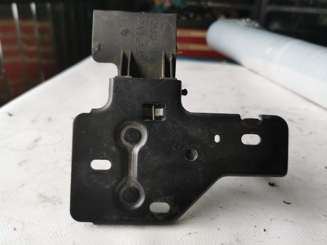 bontott VW POLO IV Motorháztető Biztonsági Kampó