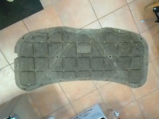 bontott VW POLO IV Motorháztető Szigetelés