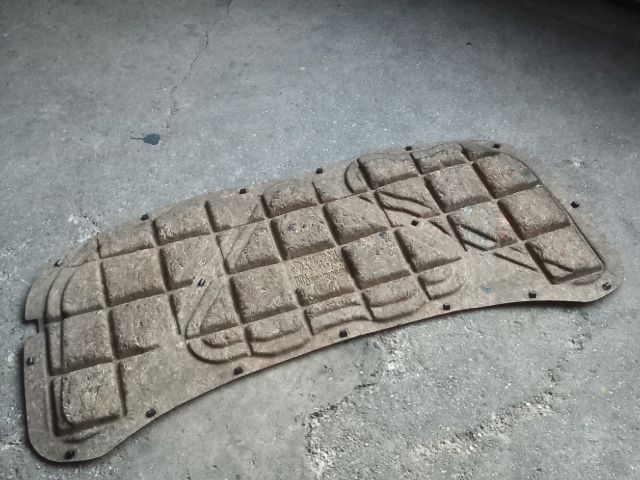 bontott VW POLO IV Motorháztető Szigetelés