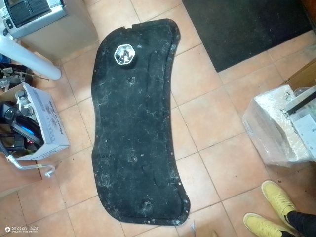 bontott VW POLO IV Motorháztető Szigetelés