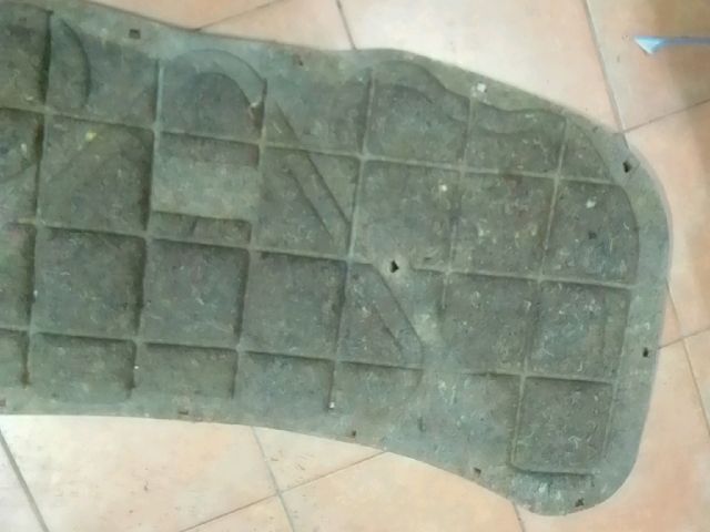 bontott VW POLO IV Motorháztető Szigetelés