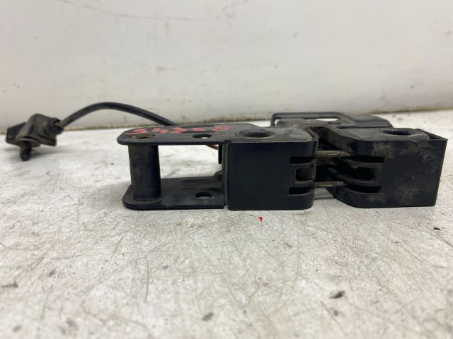 bontott VW POLO IV Motorháztető Zárszerkezet