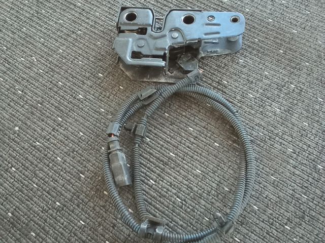 bontott VW POLO IV Motorháztető Zárszerkezet