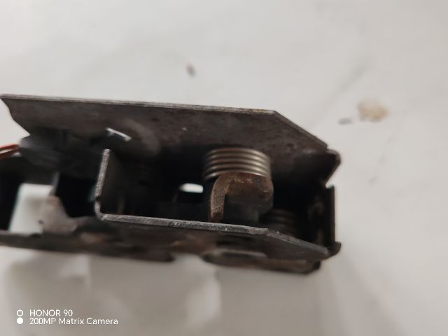 bontott VW POLO IV Motorháztető Zárszerkezet