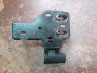 bontott VW POLO IV Motorháztető Zárszerkezet