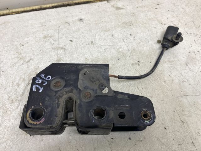 bontott VW POLO IV Motorháztető Zárszerkezet