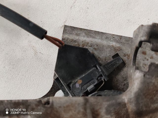 bontott VW POLO IV Motorháztető Zárszerkezet