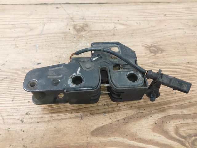 bontott VW POLO IV Motorháztető Zárszerkezet