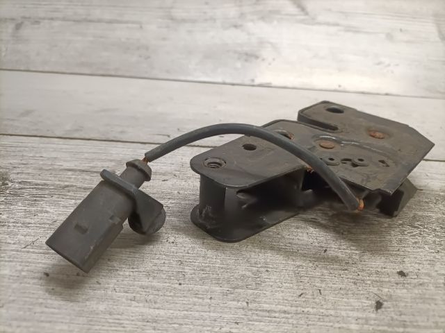 bontott VW POLO IV Motorháztető Zárszerkezet