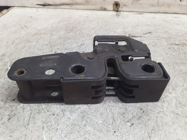 bontott VW POLO IV Motorháztető Zárszerkezet