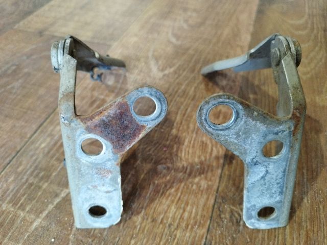 bontott VW POLO IV Motorháztető Zsanér Pár