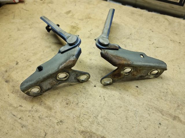 bontott VW POLO IV Motorháztető Zsanér Pár