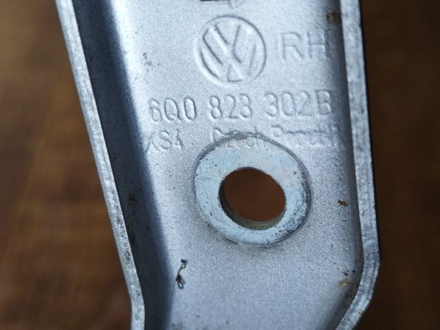 bontott VW POLO IV Motorháztető Zsanér Pár