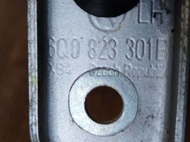 bontott VW POLO IV Motorháztető Zsanér Pár