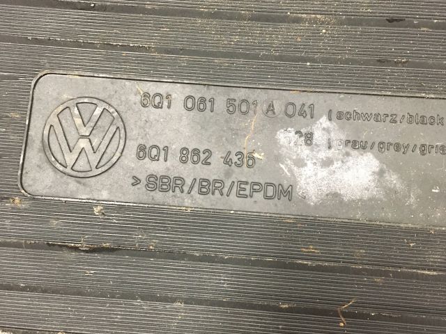 bontott VW POLO IV Padlószőnyeg