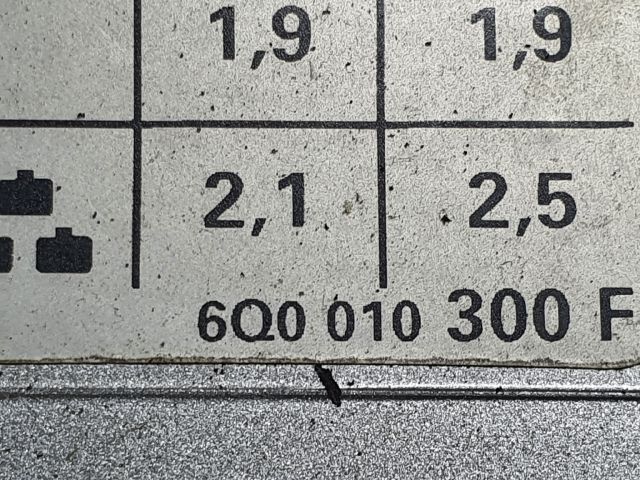 bontott VW POLO IV Tankajtó