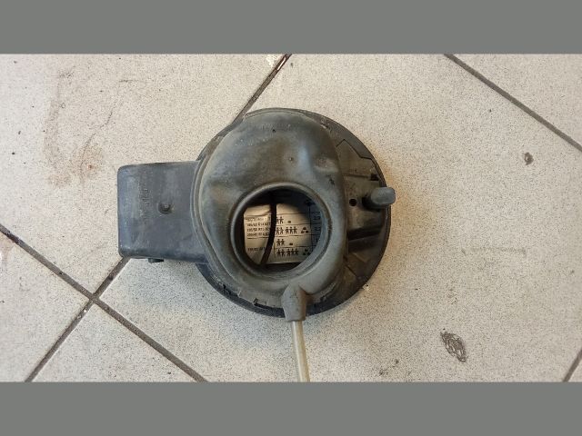 bontott VW POLO IV Tankajtó