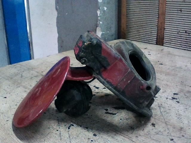 bontott VW POLO IV Tankajtó