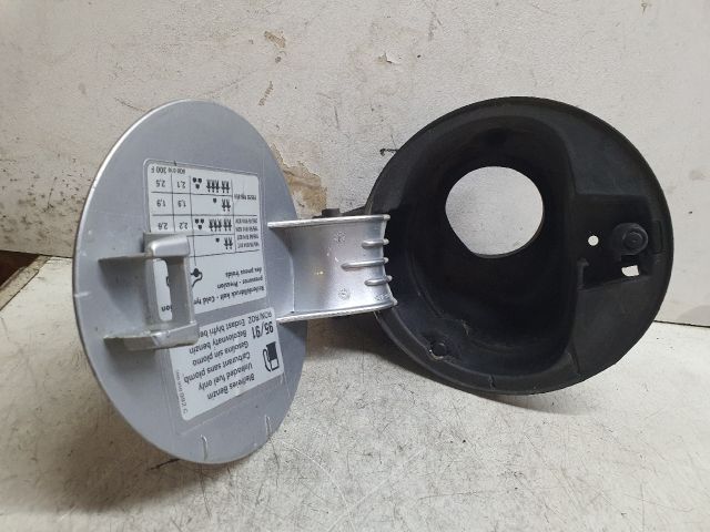 bontott VW POLO IV Tankajtó