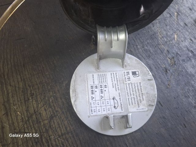 bontott VW POLO IV Tankajtó