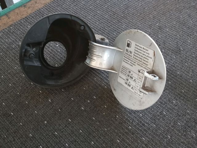 bontott VW POLO IV Tankajtó