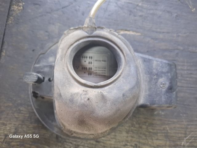 bontott VW POLO IV Tankajtó