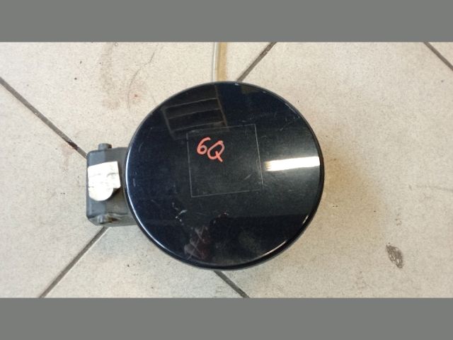 bontott VW POLO IV Tankajtó