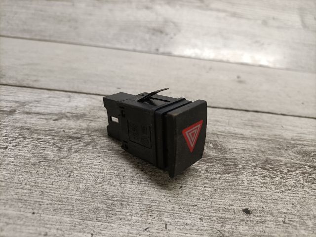 bontott VW POLO IV Vészvillogó Kapcsoló