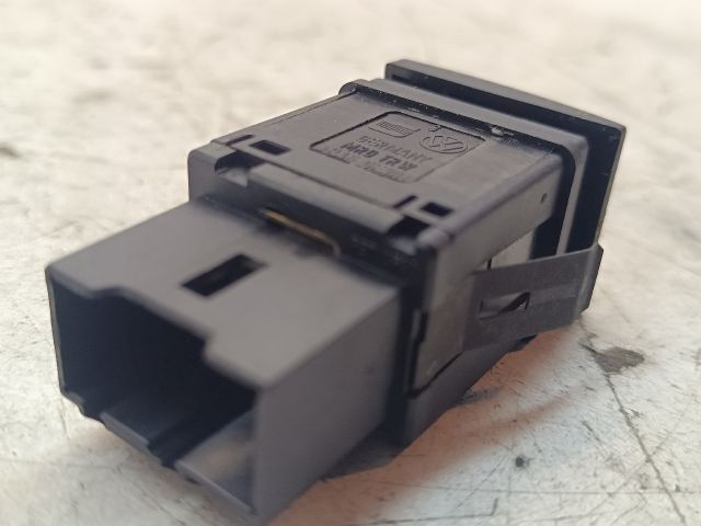 bontott VW POLO IV Vészvillogó Kapcsoló