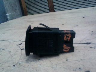 bontott VW POLO IV Vészvillogó Kapcsoló