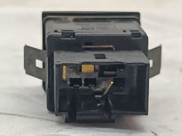 bontott VW POLO IV Vészvillogó Kapcsoló